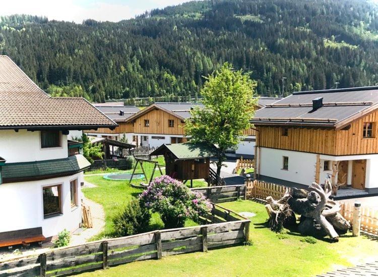 Sieglhub Chalets - Appartements - Hotel Flachau Exterior photo